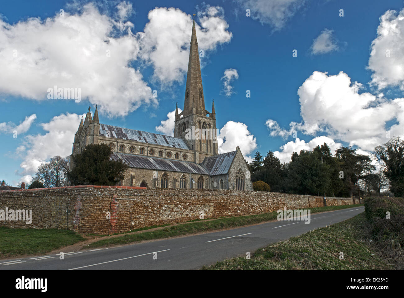 La Chiesa di Santa Maria Vergine, nel villaggio di Snettisham, Norfolk, Inghilterra, Regno Unito, GB Foto Stock