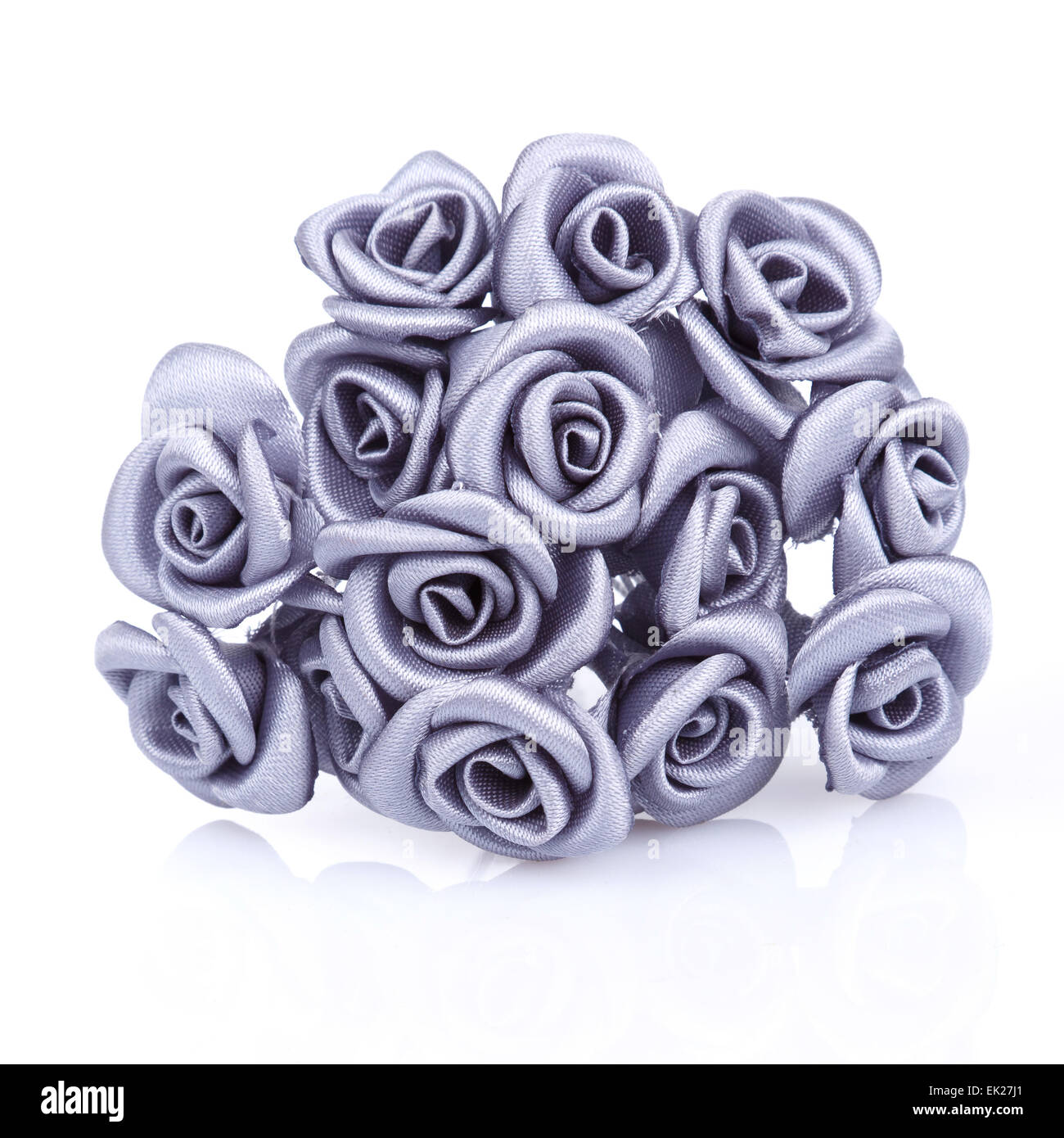 Bouquet di rose di colore grigio su sfondo bianco Foto Stock