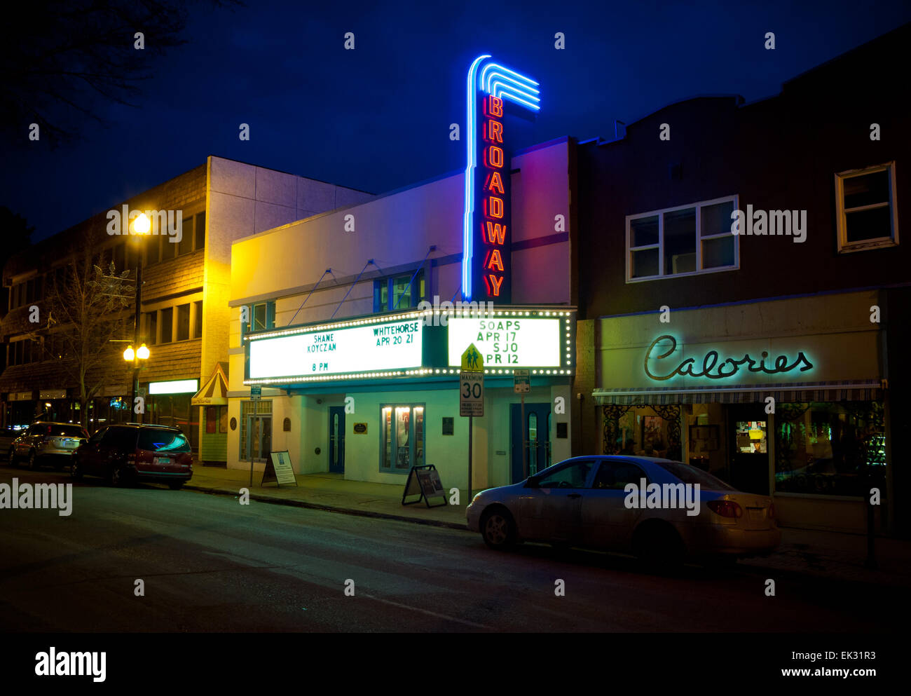 Una vista notturna dello storico teatro di Broadway in Saskatoon, Saskatchewan, Canada. Foto Stock