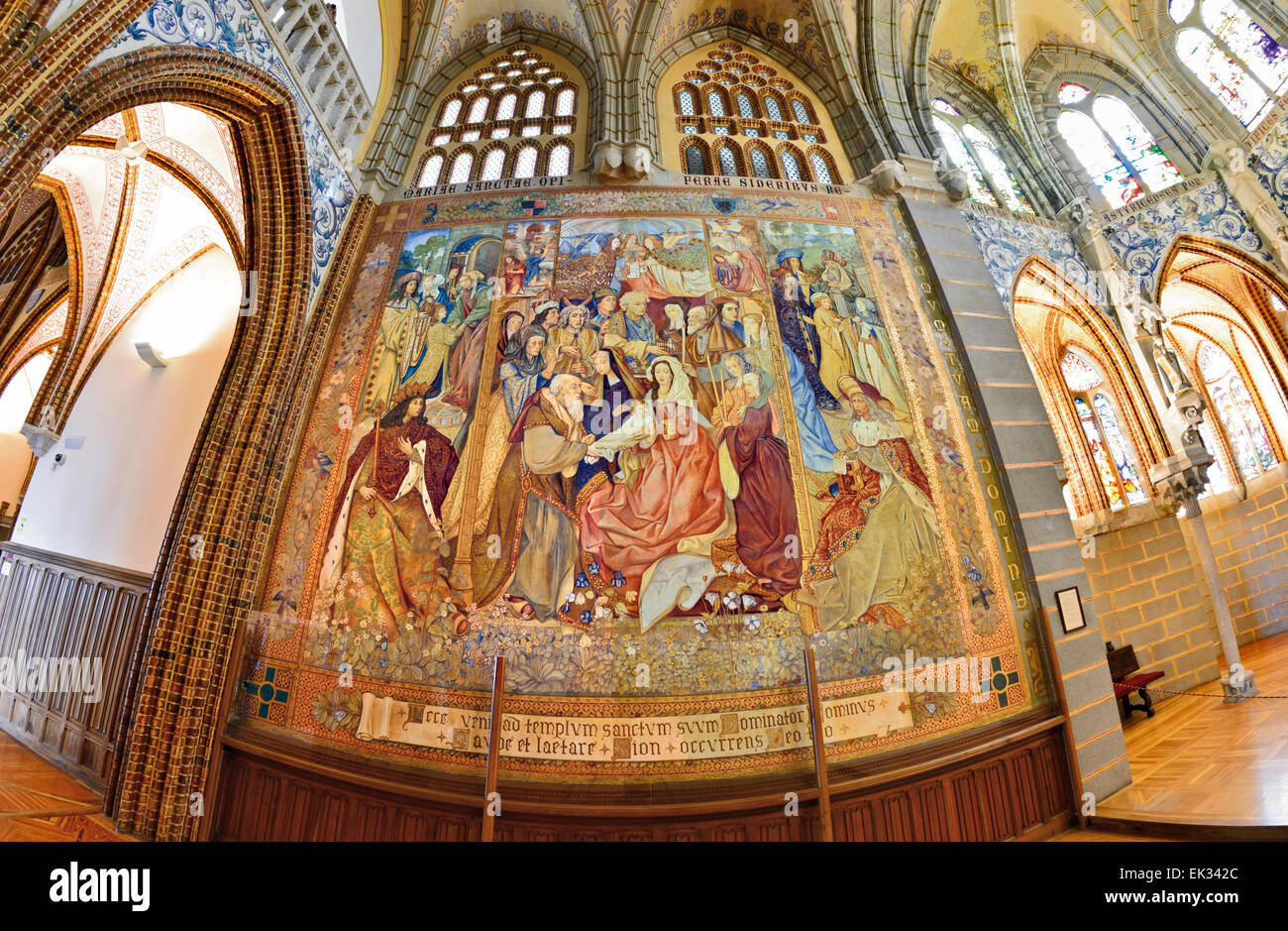 Spagna, Castilla-León: La pittura religiosa nella cappella gotica del Palazzo del Vescovo di Antonio Gaudì a Astorga Foto Stock
