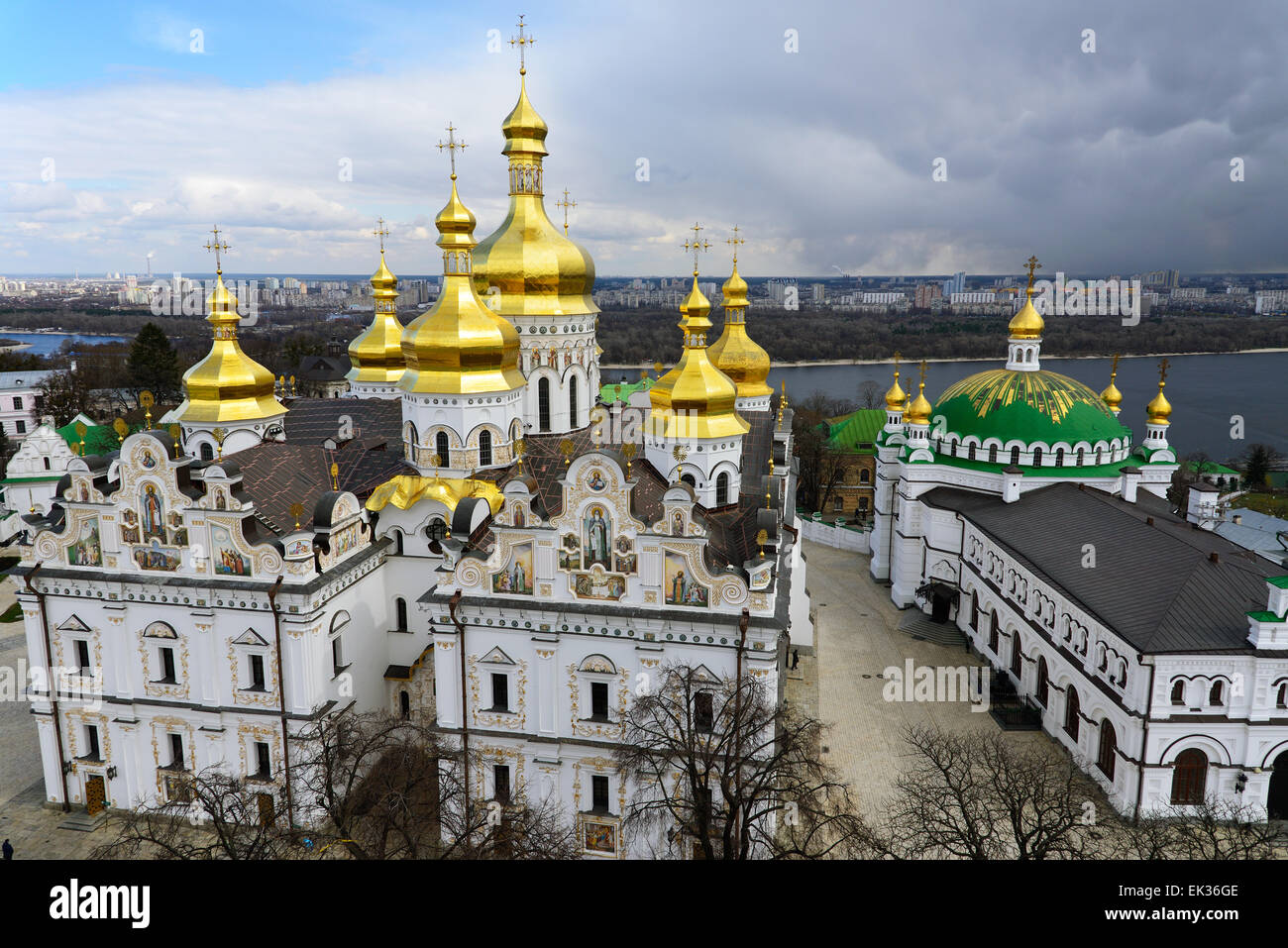 Cupole dorate del Lavra Kiev-Pechersk chiesa Foto Stock