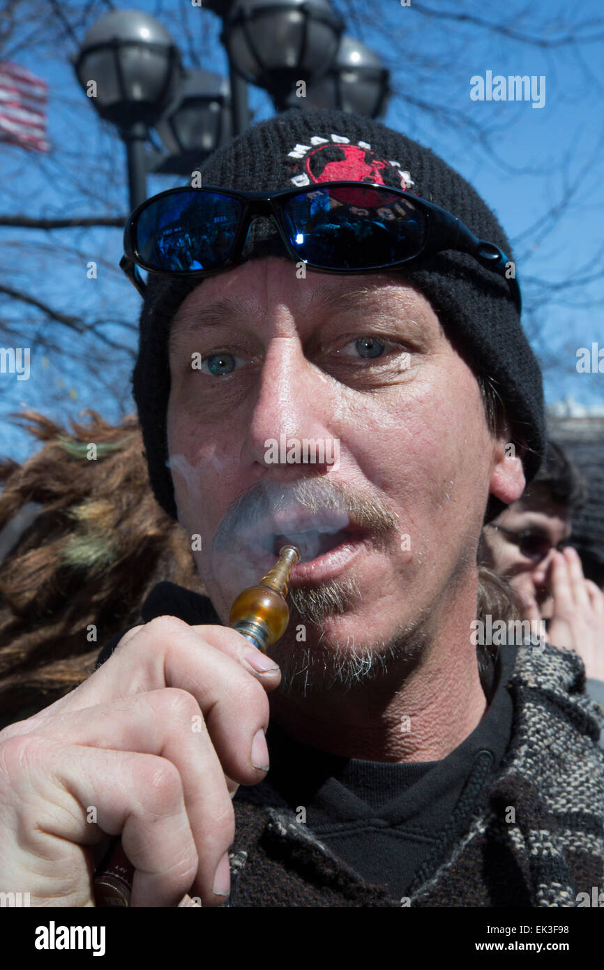 L'Hash annuale Bash presso l'Università del Michigan, dove un sacco di marijuana è affumicato e altoparlanti call per la sua legalizzazione. Foto Stock
