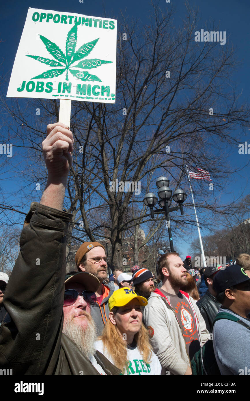L'Hash annuale Bash presso l'Università del Michigan, dove un sacco di marijuana è affumicato e altoparlanti call per la sua legalizzazione. Foto Stock