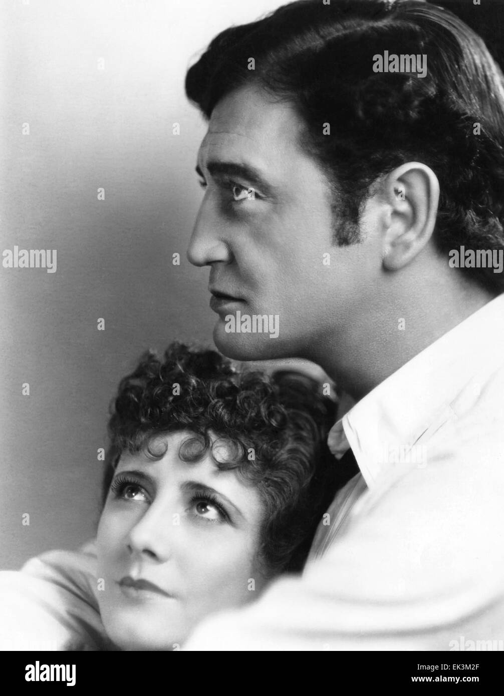 Irene Dunne, Richard Dix, sul set del film "Cimarron', 1931 Foto Stock