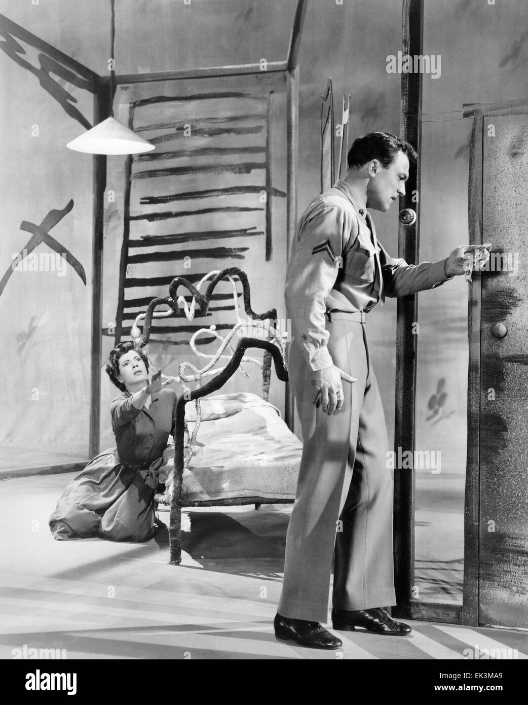 Diana Adams, Gene Kelly, sul set del film 'L'invito per la Danza', 1956 Foto Stock