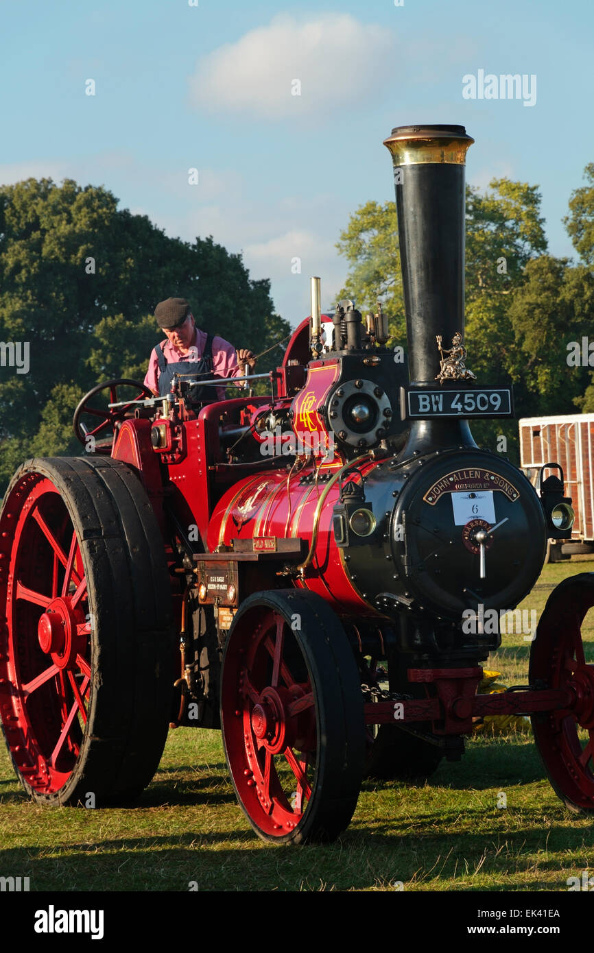 In stile vittoriano i motori a trazione a vapore, Henham Rally di vapore, Suffolk, Inghilterra, Regno Unito Foto Stock