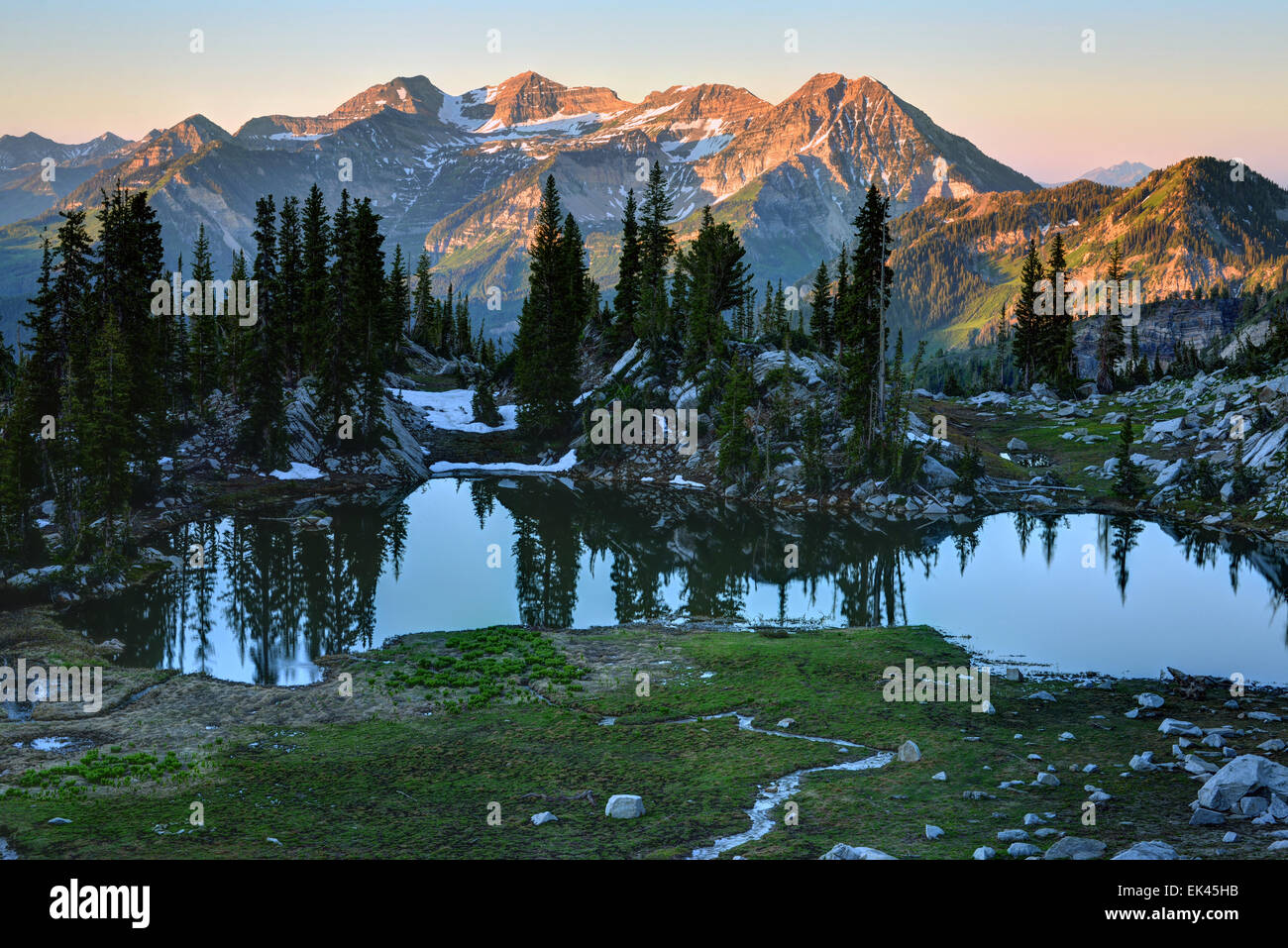 Mt. Timpanogos presso Sunrise da argento vista lago - Utah Foto Stock