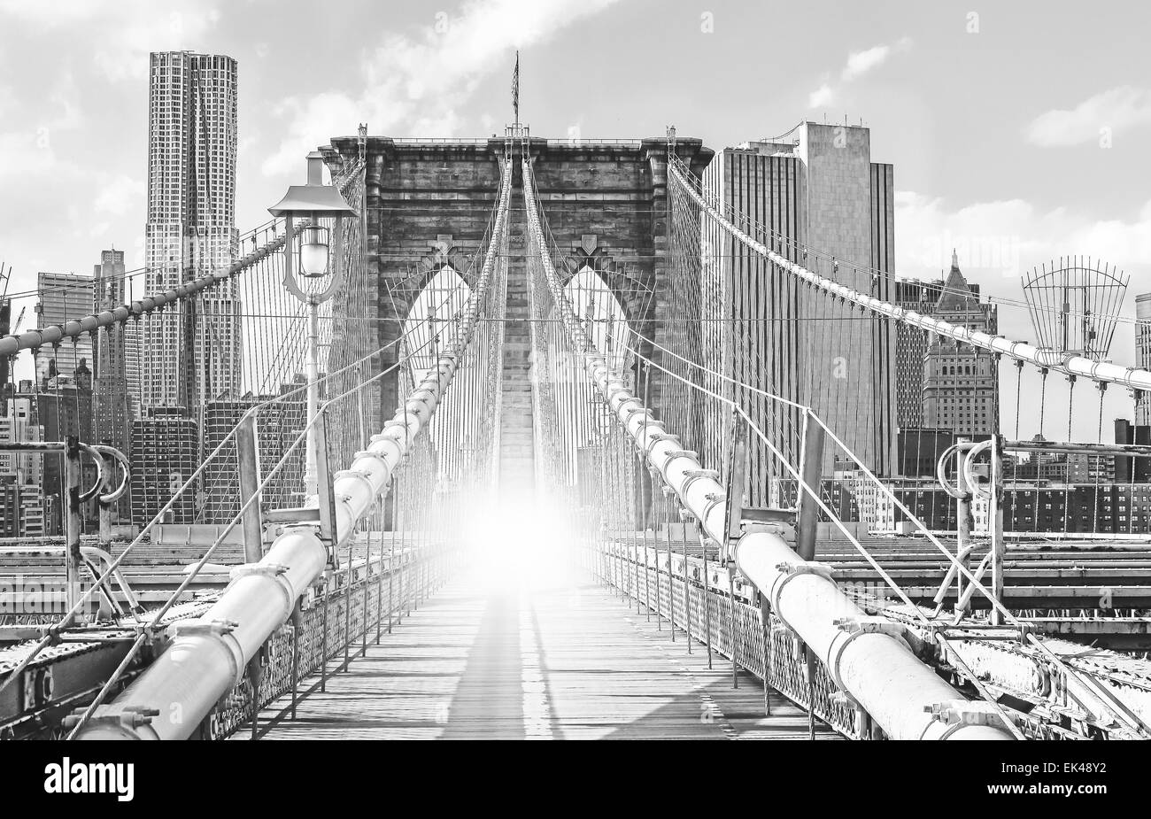 Ponte di Brooklyn a New York City, vecchi film in bianco e nero di stile, STATI UNITI D'AMERICA. Foto Stock
