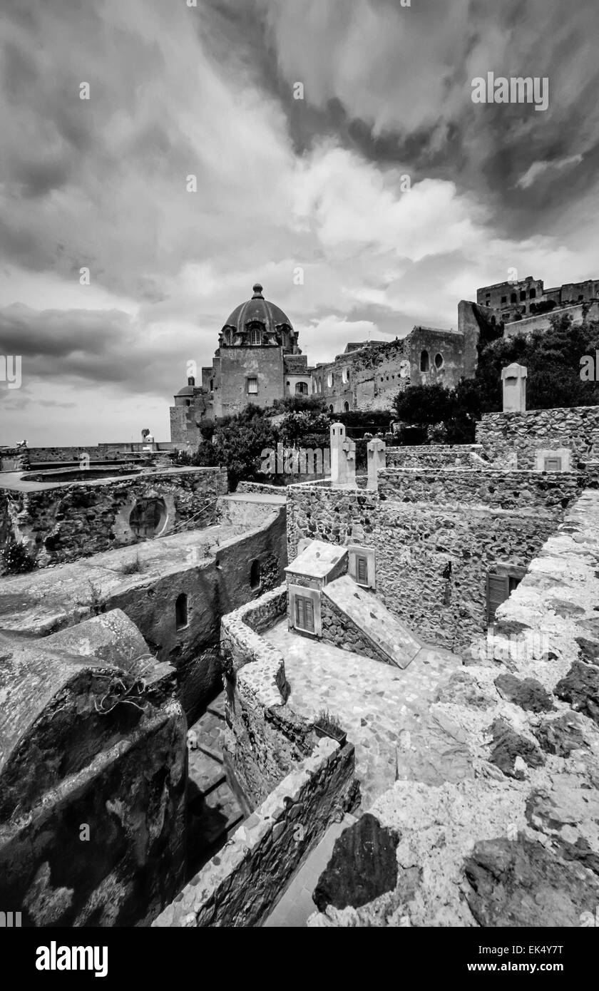 L'Italia, Campania, Isola d Ischia (Napoli), la vista del Castello Aragonese - Scansione su pellicola Foto Stock