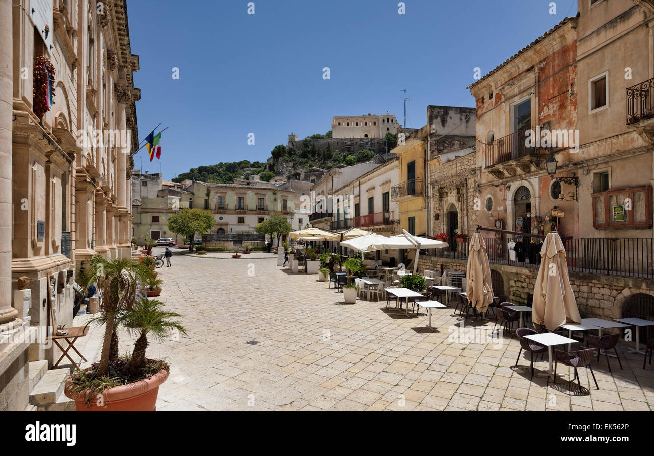 L'Italia, sicilia, Scicli (Provincia di Ragusa), vista di Mormino Penna  Street (via Mormino Penna Foto stock - Alamy