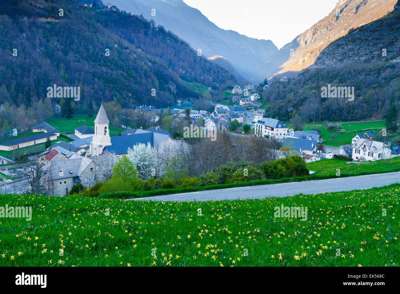 Gedre. Valle del Gave de Gavarnie. Dipartimento Hautes-Pyrenees, Midi-Pirenei regione, la Francia, l'Europa. Foto Stock