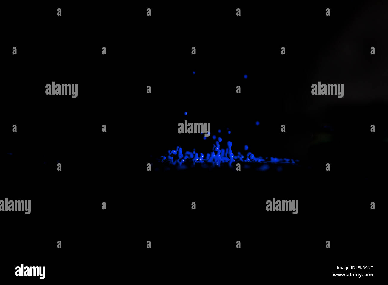 Blu gli spruzzi di vernice Foto Stock