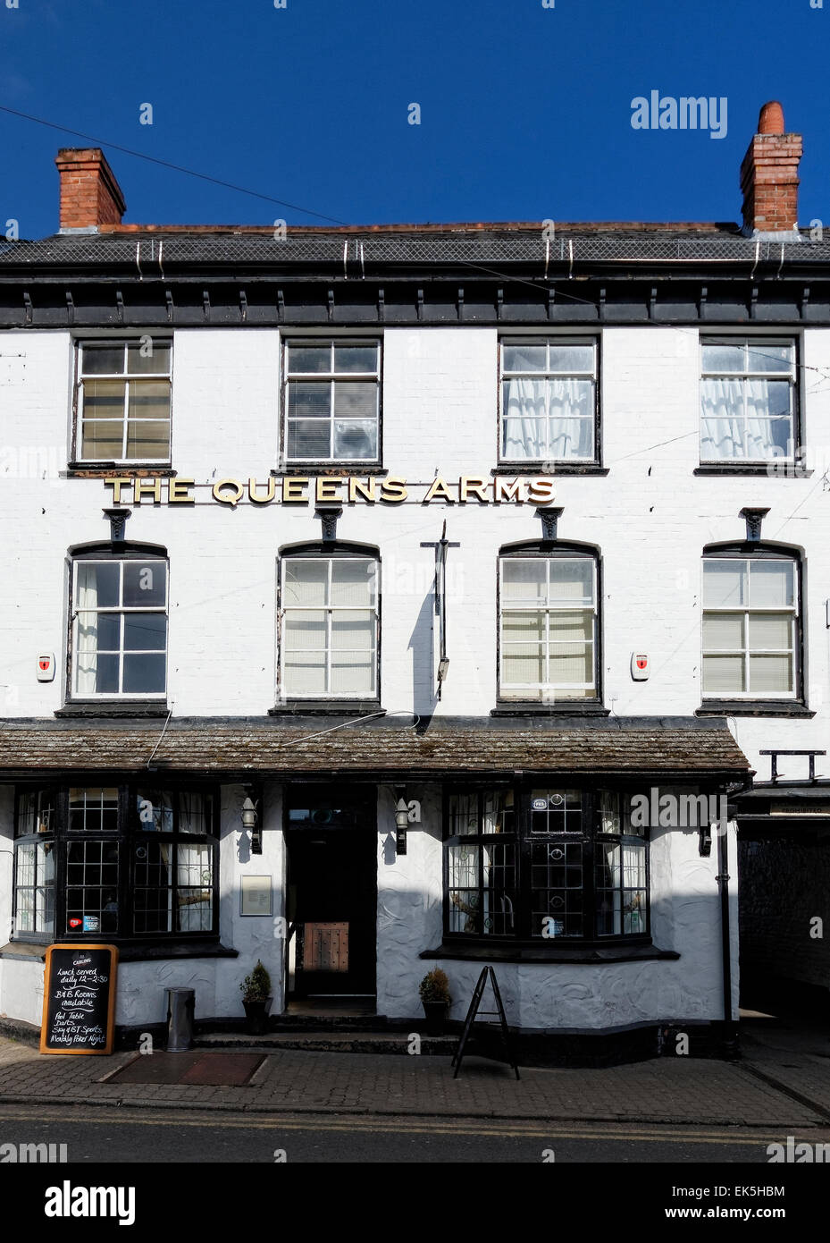 Il molto antiche regine bracci in Bromyard, Herefordshire come un vecchio Coaching Inn è immerso nella storia Foto Stock