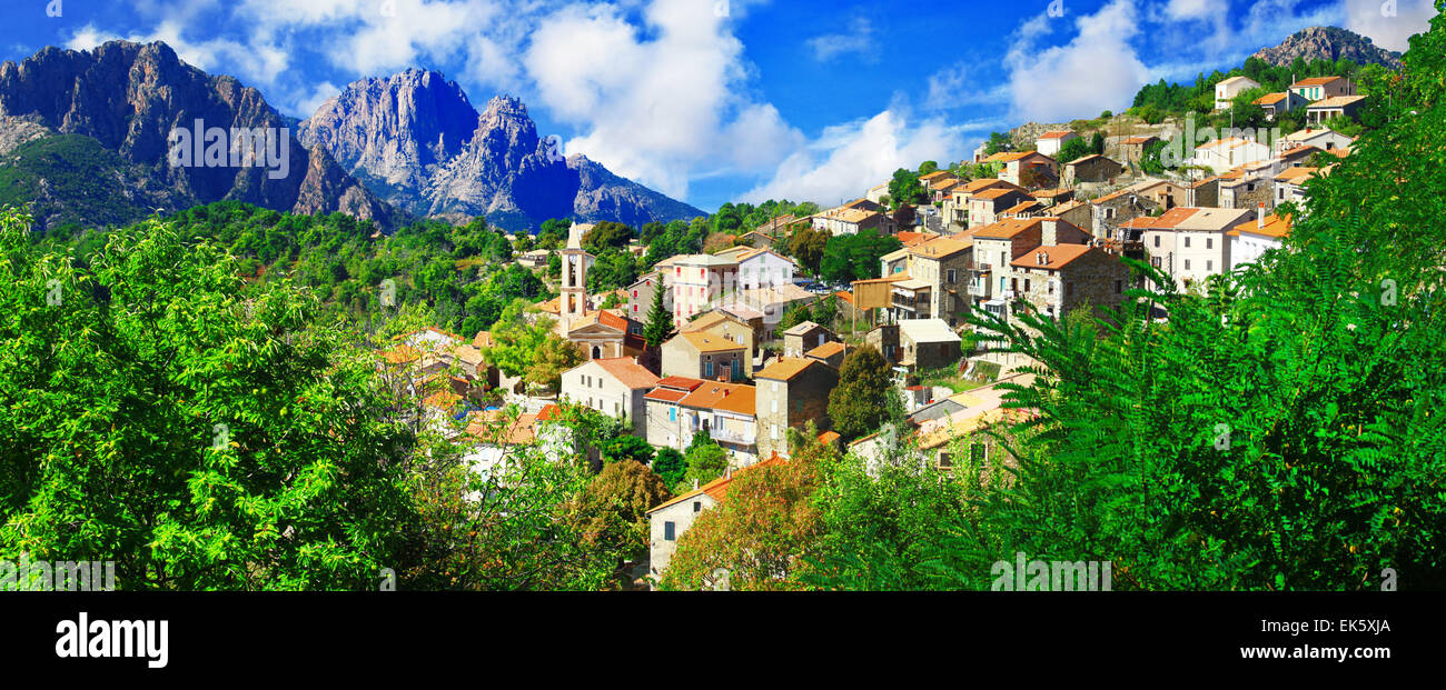 Evisa - bellissimo villaggio di montagna in Corsica Foto Stock