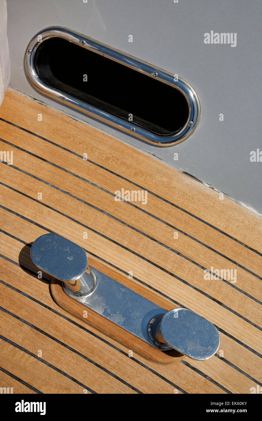 L'Italia, Viareggio, yacht di lusso in acciaio bitte di prua Foto Stock