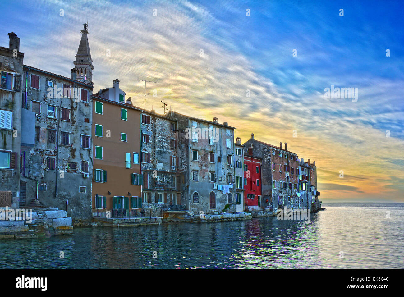 Rovigno, bellissima città vecchia in Istria della Croazia, Europa. Questo è immagine HDR. Foto Stock