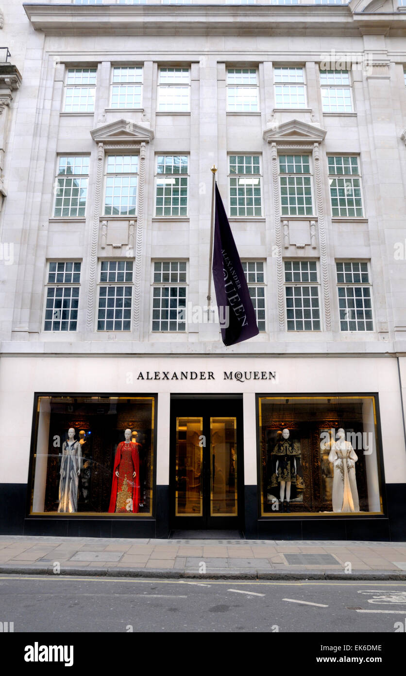 Londra, Inghilterra, Regno Unito. Alexander McQueen flagship shop in Old Bond Street Foto Stock
