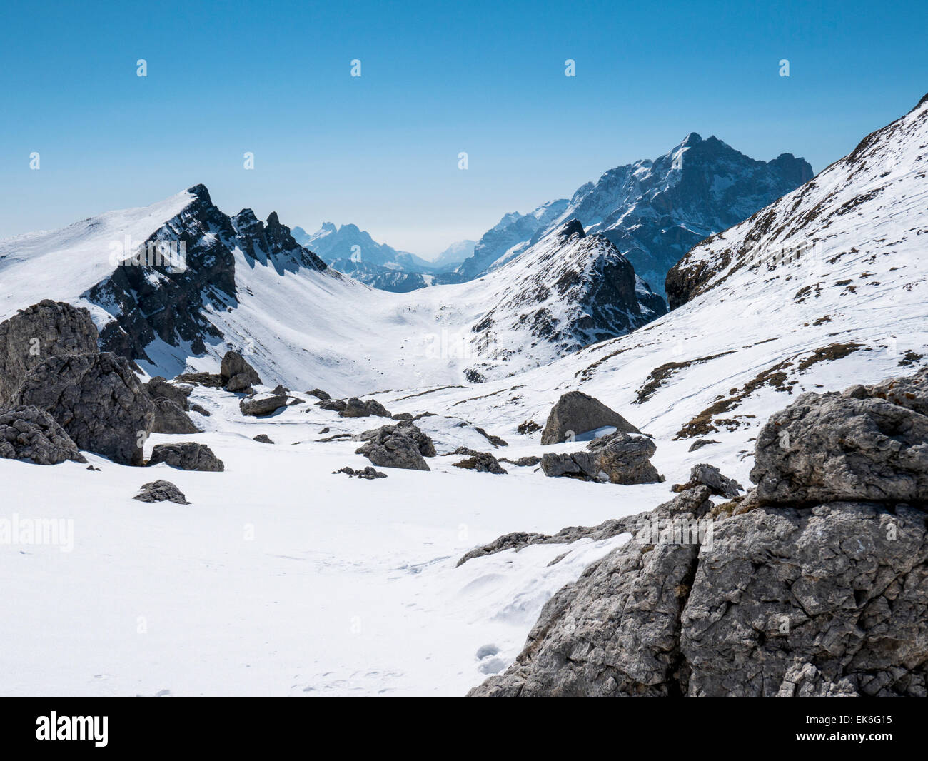 Chiara giornata invernale, Mondeval, montagne dolomitiche, Alpi, Italia Foto Stock