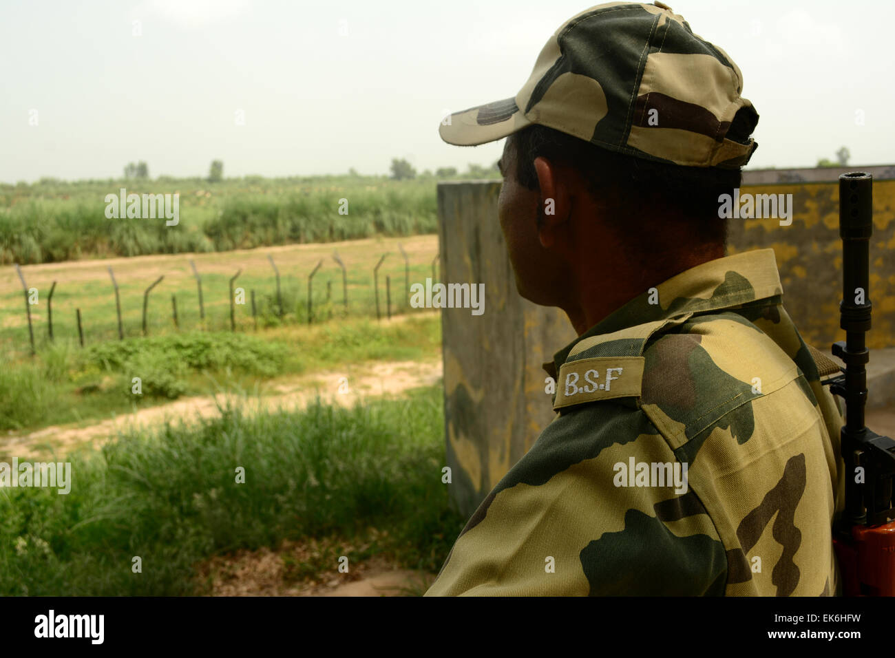 La sicurezza delle frontiere vigore a guardia dell India - confine pakistano Foto Stock