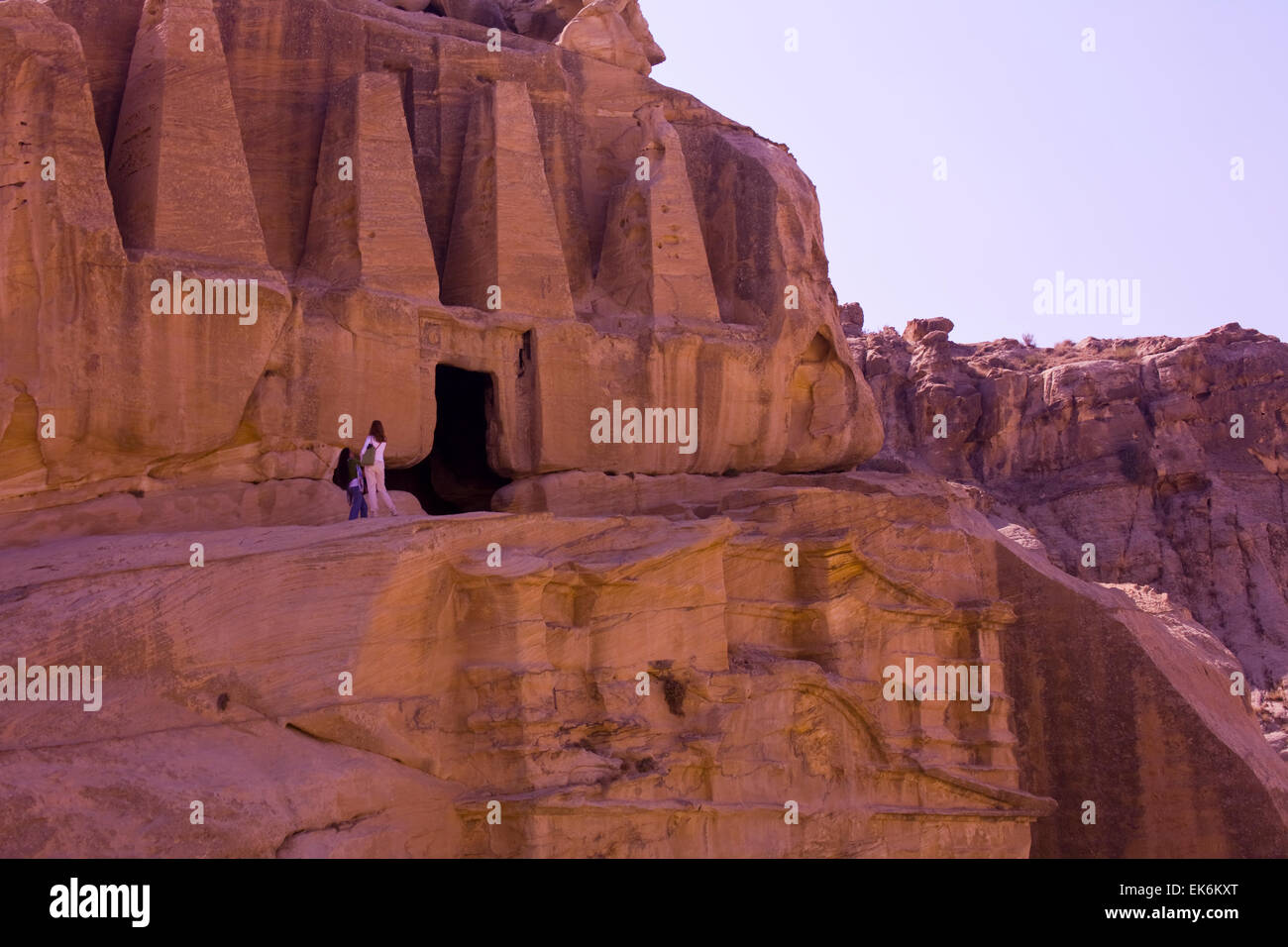 I sorprendenti monumenti di pietra di Petra, Giordania, Medio Oriente Foto Stock