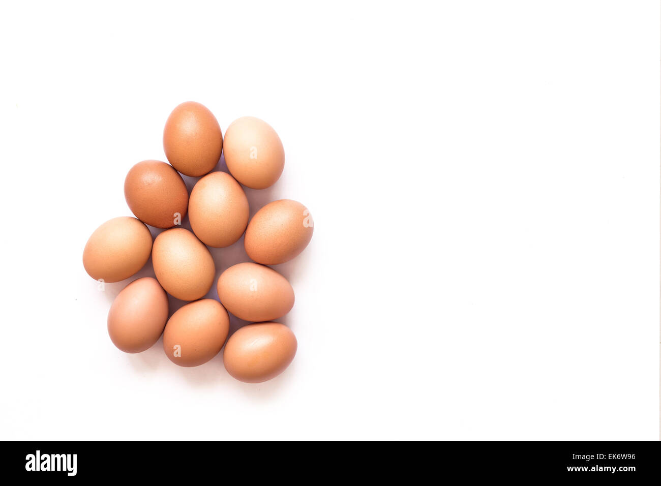 Uova isolate su sfondo bianco Foto Stock