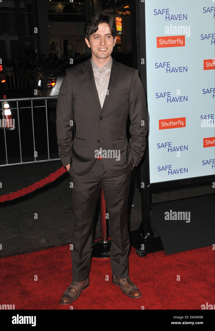 LOS ANGELES, CA - Febbraio 5, 2013: Jackson Rathbone alla premiere di 'Safe Haven" presso il Teatro Cinese, Hollywood. Foto Stock