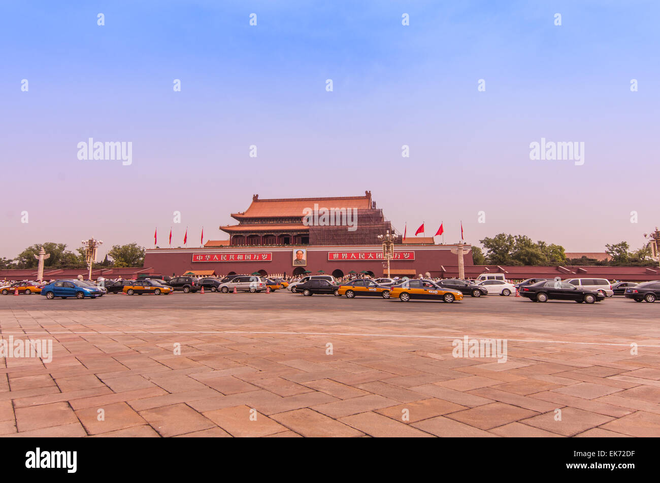 Rinnovare la porta della pace celeste per la Giornata Nazionale della Repubblica popolare di Cina Foto Stock