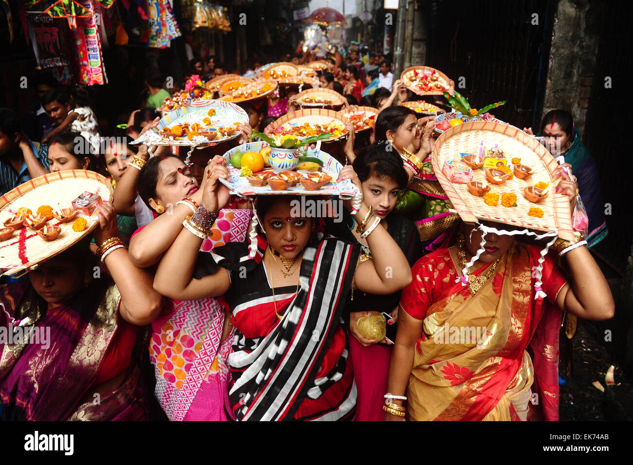Ha celebrato il culto shitola nella vecchia Dacca in Bangladesh. Foto Stock