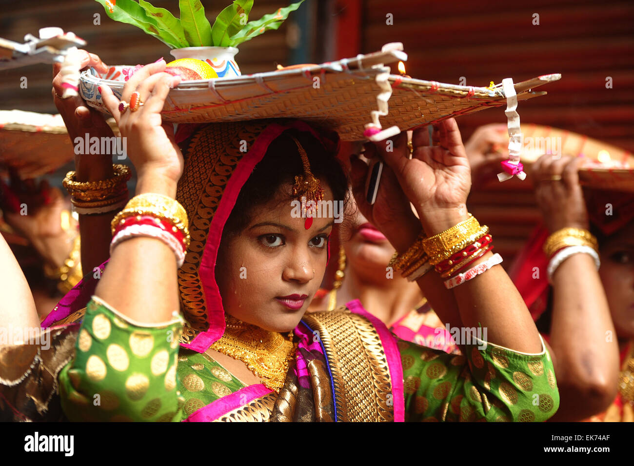Ha celebrato il culto shitola nella vecchia Dacca in Bangladesh. Foto Stock
