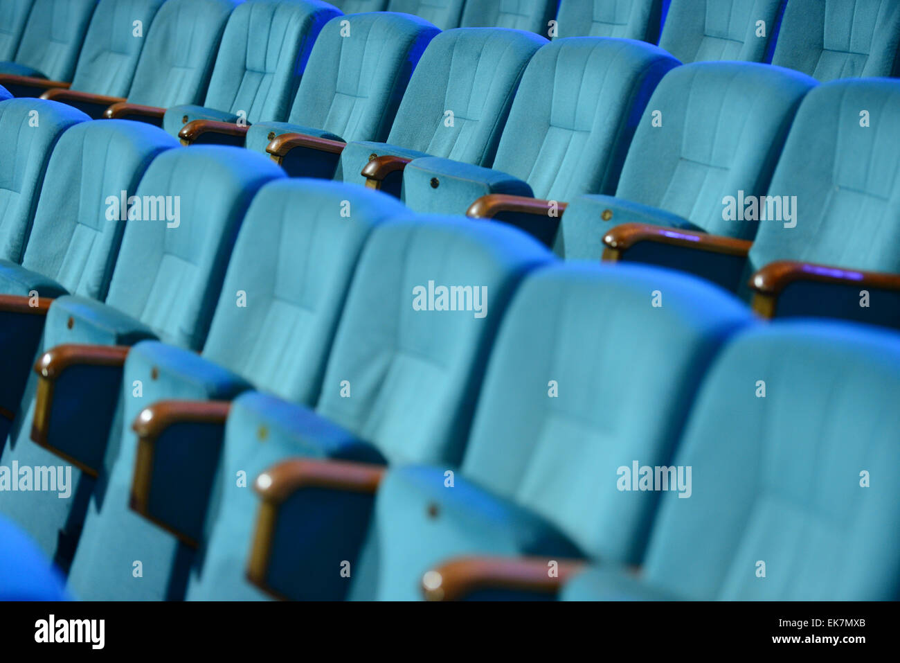 Vuoto verde confortevoli posti a sedere nel teatro cinema Foto Stock