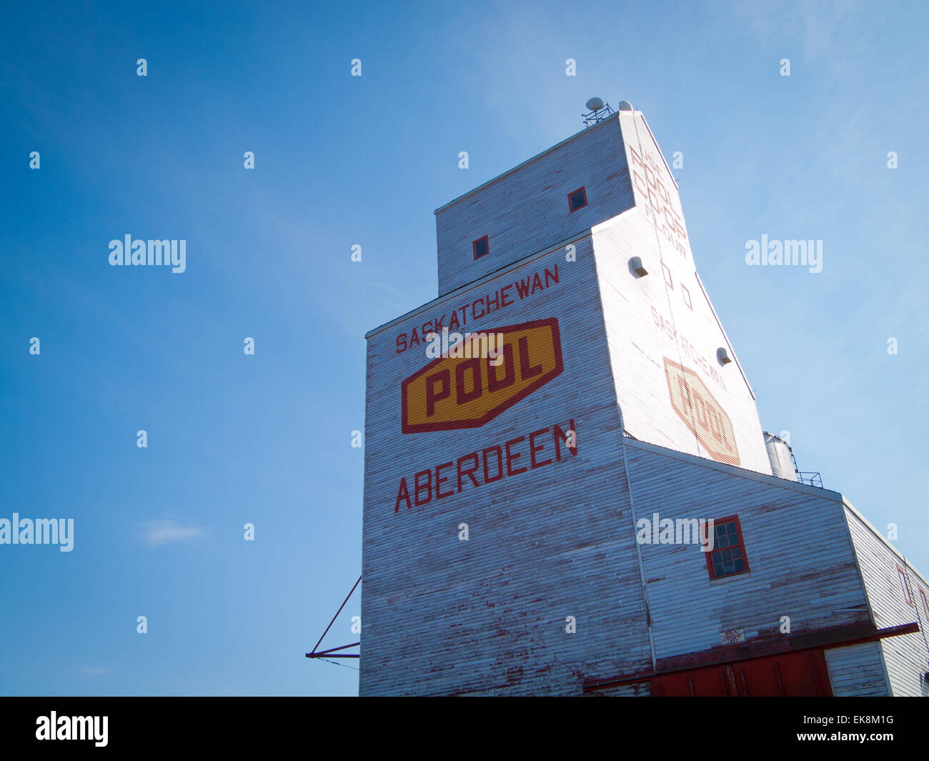 Una vista del centro storico, Saskatchewan Frumento grano Piscina Ascensore in Aberdeen, Saskatchewan, Canada. Foto Stock