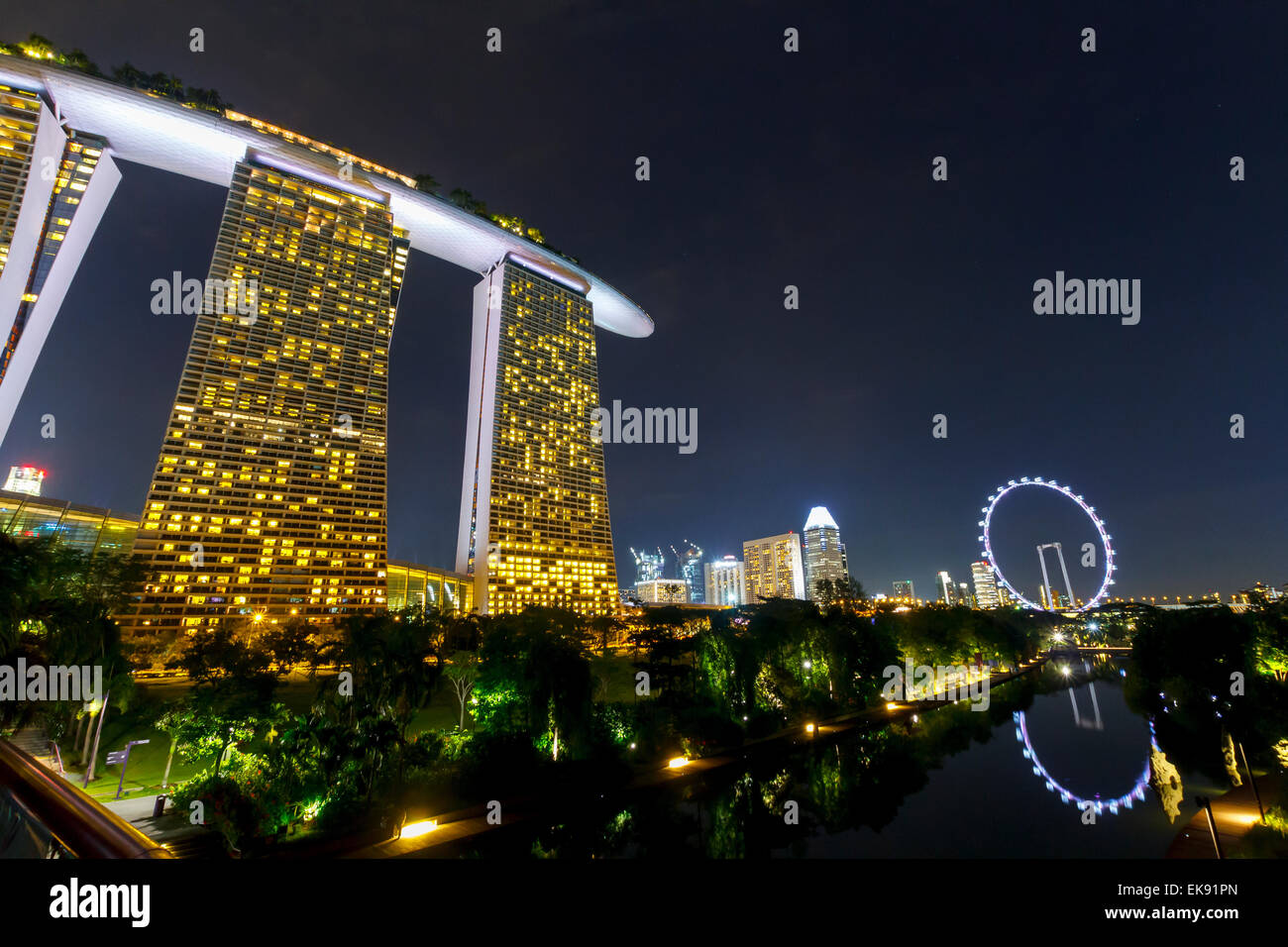 Il Marina Bay Sands Hotel di notte. Singapore, Asia. Foto Stock