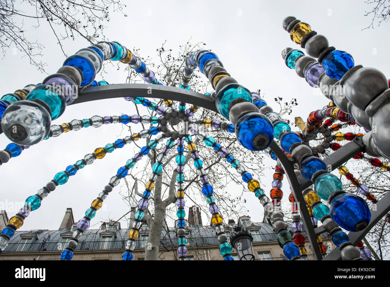 La scultura in ingresso al Palais Royal Musee du Louvre Metro a Parigi, Francia Europa UE Foto Stock