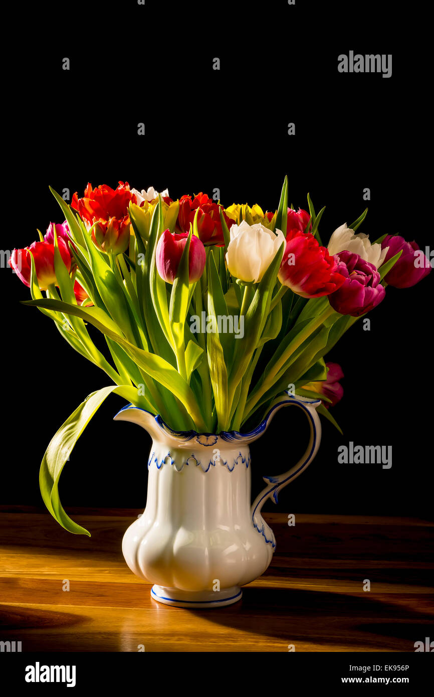 Bouquet di fiori in vaso Foto Stock