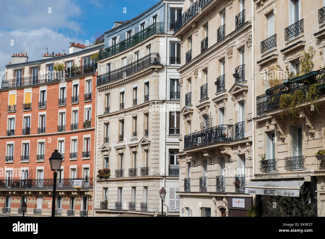 Rue Lepic in Montmartre, Parigi Francia UE Foto Stock