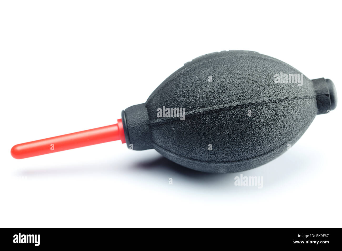 Pompa per soffiare la polvere isolato su bianco Foto Stock