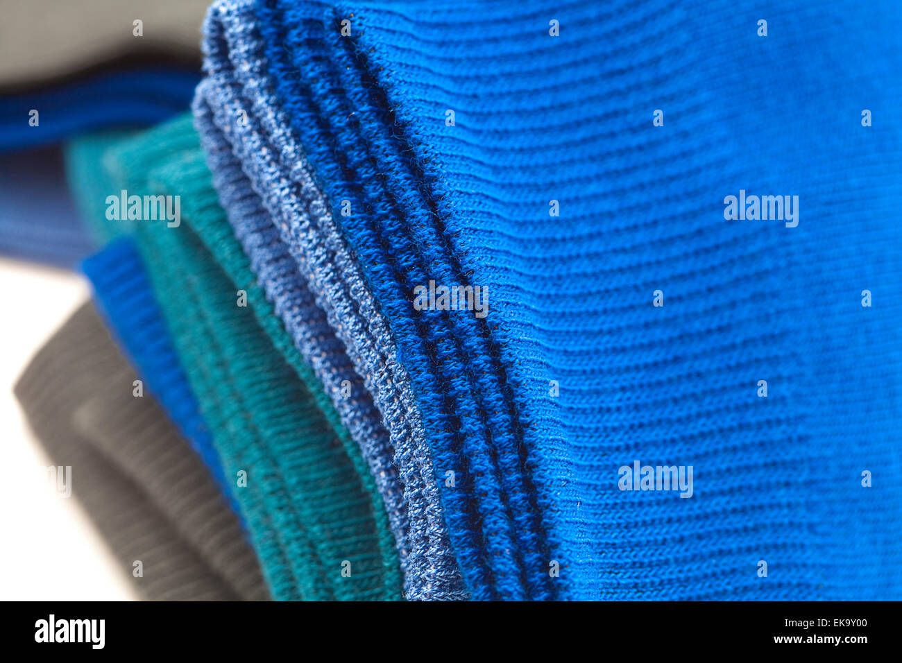 Sullo sfondo di un colorato calzini di cotone Foto Stock