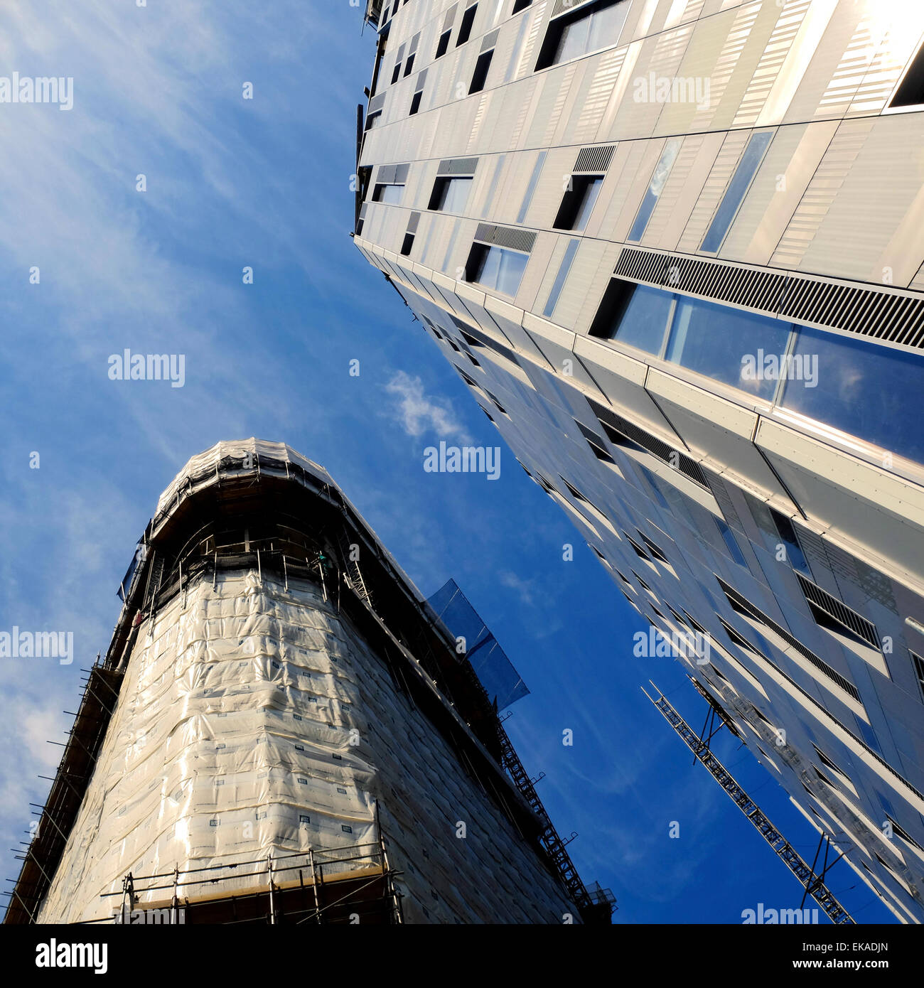 Imponente edificio costruzione & blue sky Foto Stock