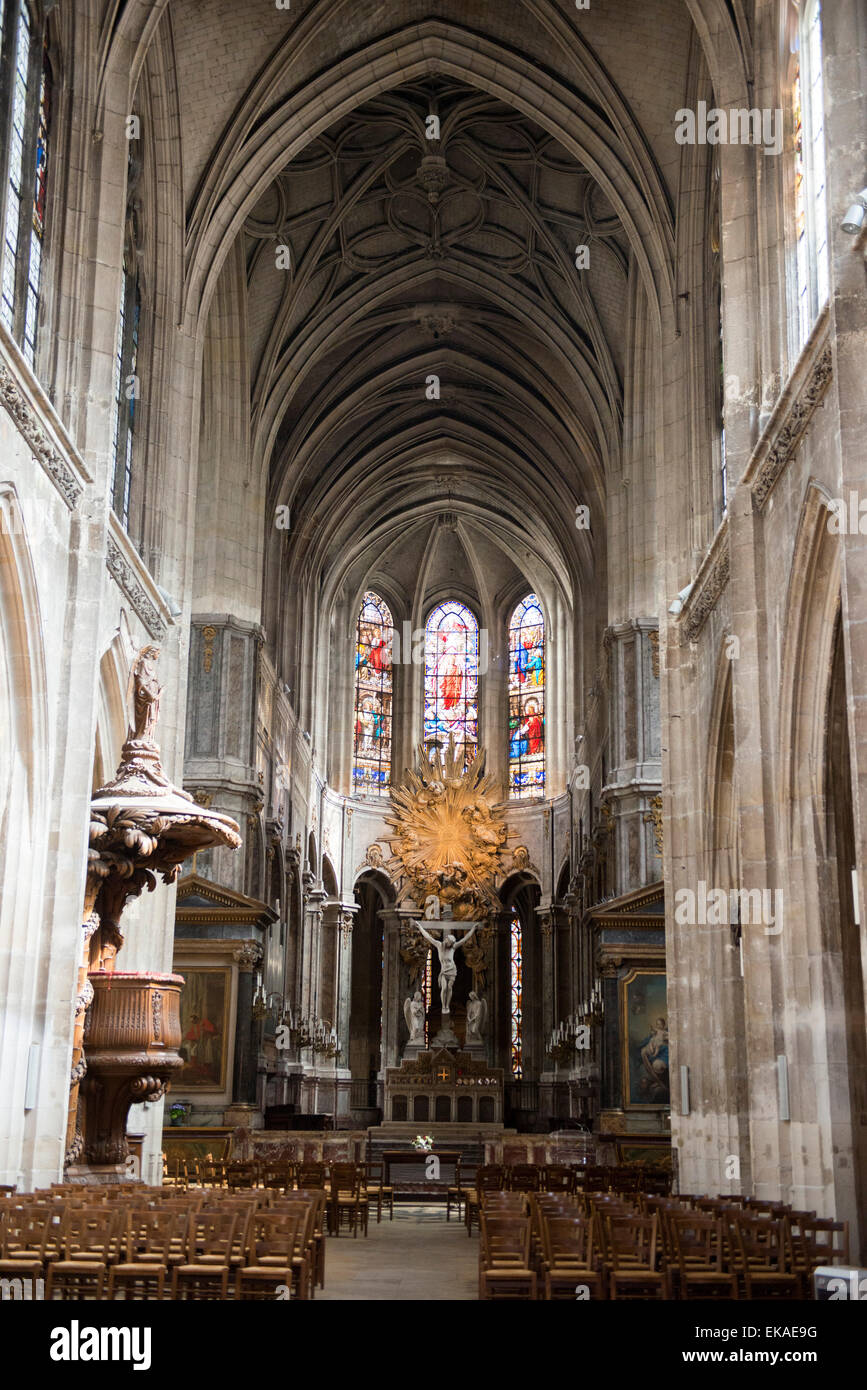 All'interno dell'Église Saint-Merri su Rue Saint Martin a Parigi, Francia Europa UE Foto Stock