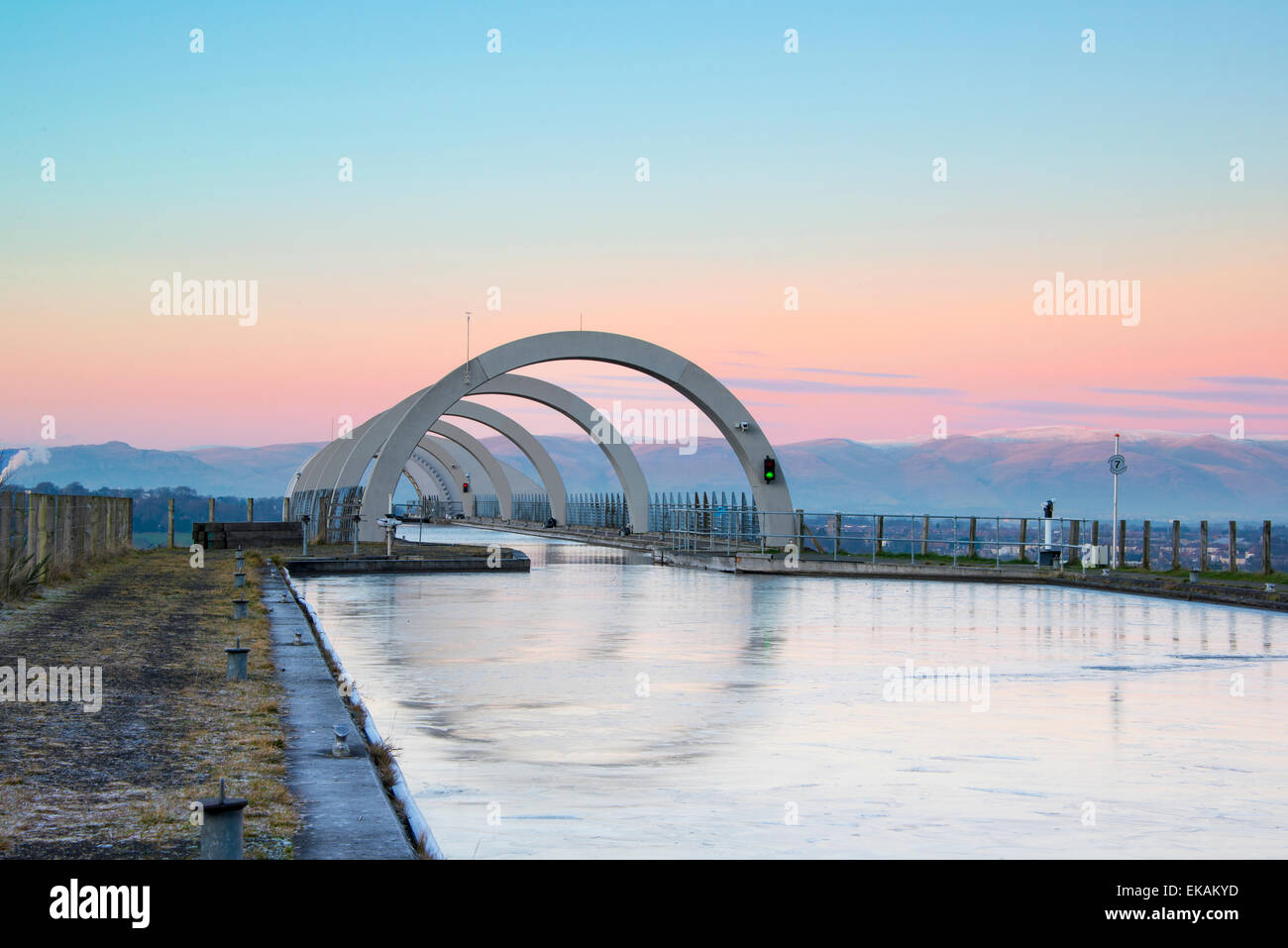 Archway e la sezione superiore del Falkirk Wheel collegando il Forth & Clyde Canale e la Union Canal. Foto Stock