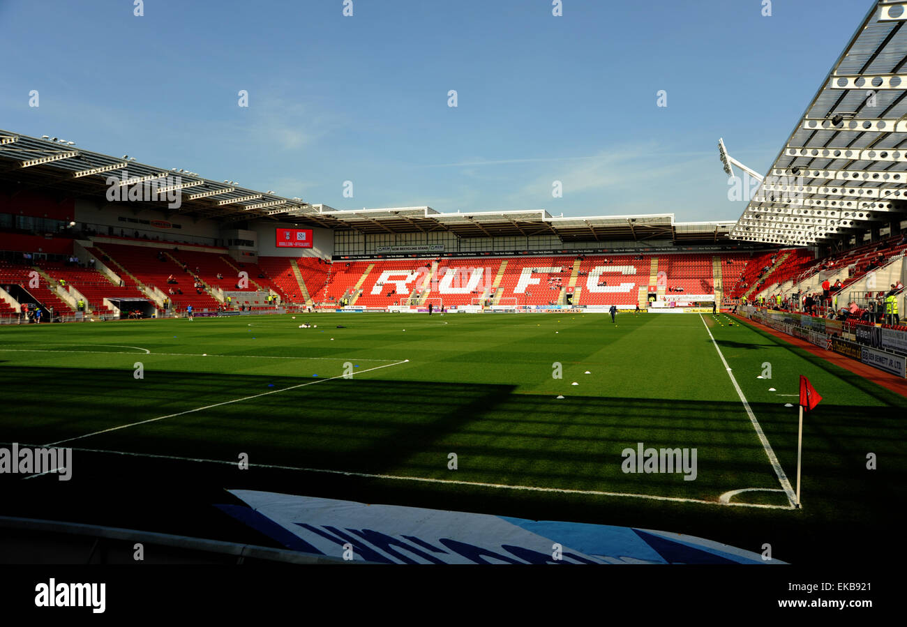 Rotherham Yorkshire UK - l'Aeseal New York Stadium sede del Rotherham United Football Club - solo per uso editoriale. Nessuna merchandising. Per l'immagine Football Foto Stock