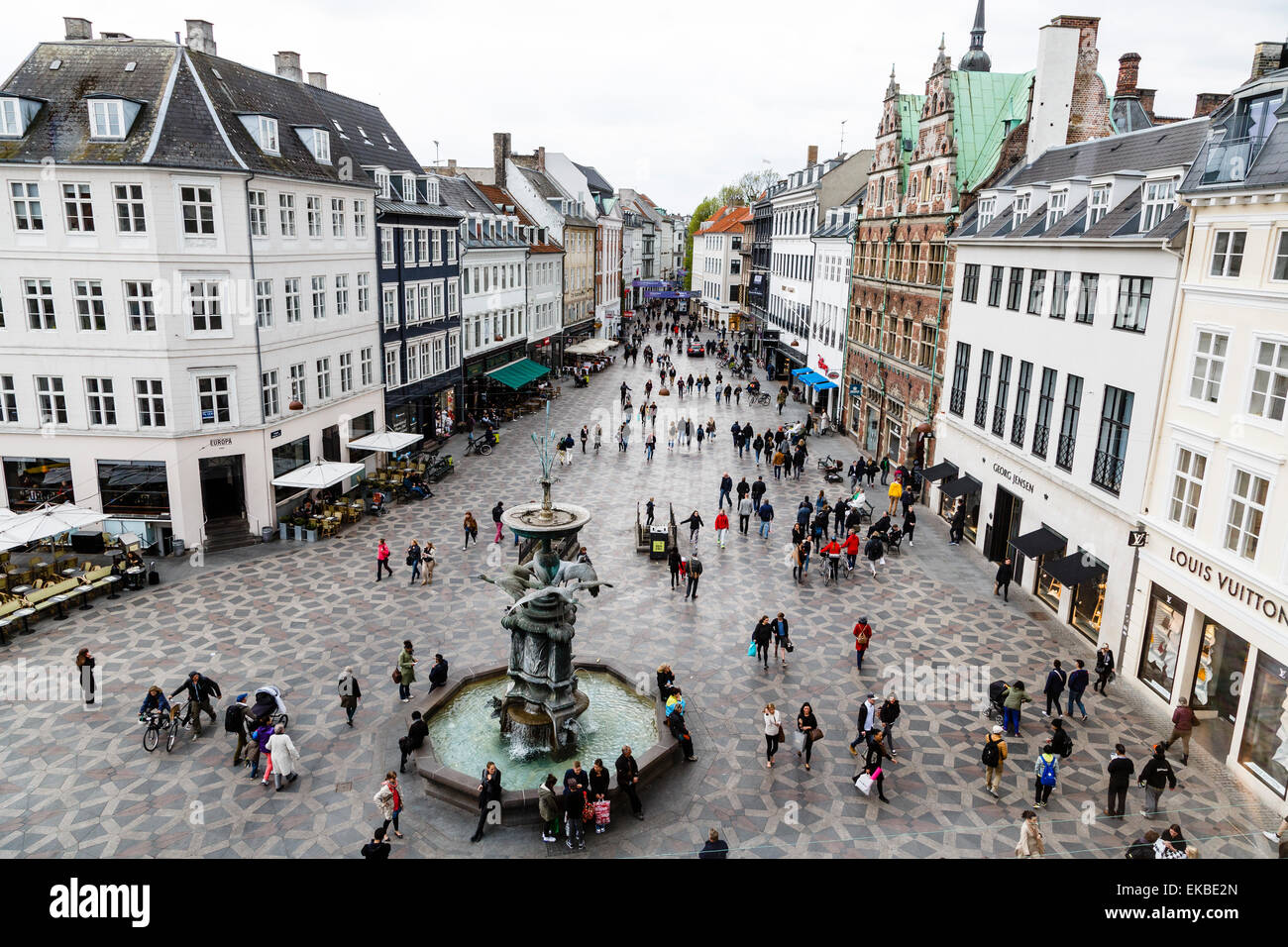 Strøget, la principale strada pedonale dello shopping, Copenhagen, Danimarca, in Scandinavia, Europa Foto Stock
