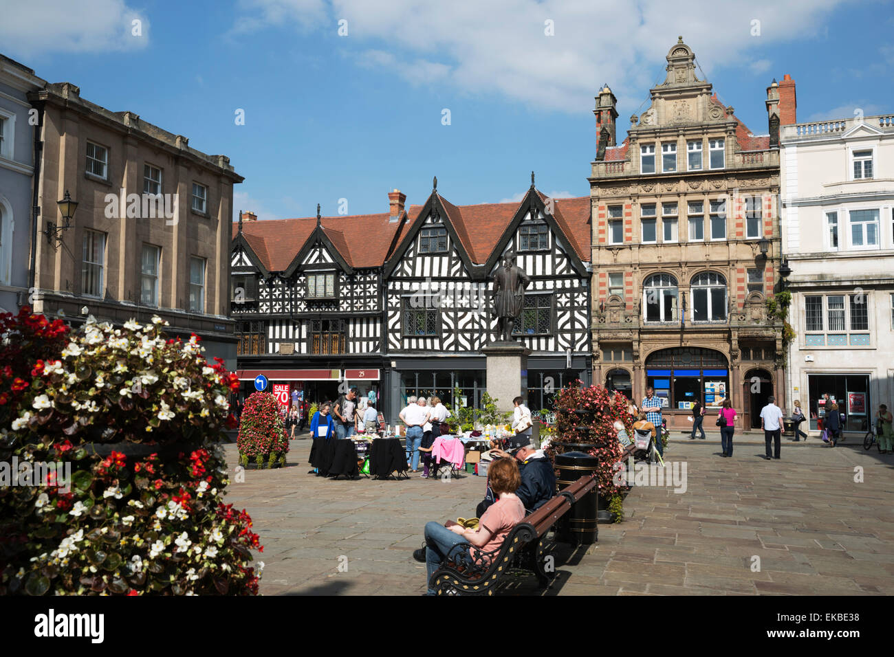 La piazza e High Street negozi, Shrewsbury, Shropshire, Inghilterra, Regno Unito, Europa Foto Stock