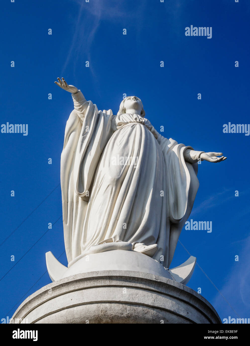 Vergine Maria statua a Cerro San Cristobal, Santiago del Cile, Sud America Foto Stock