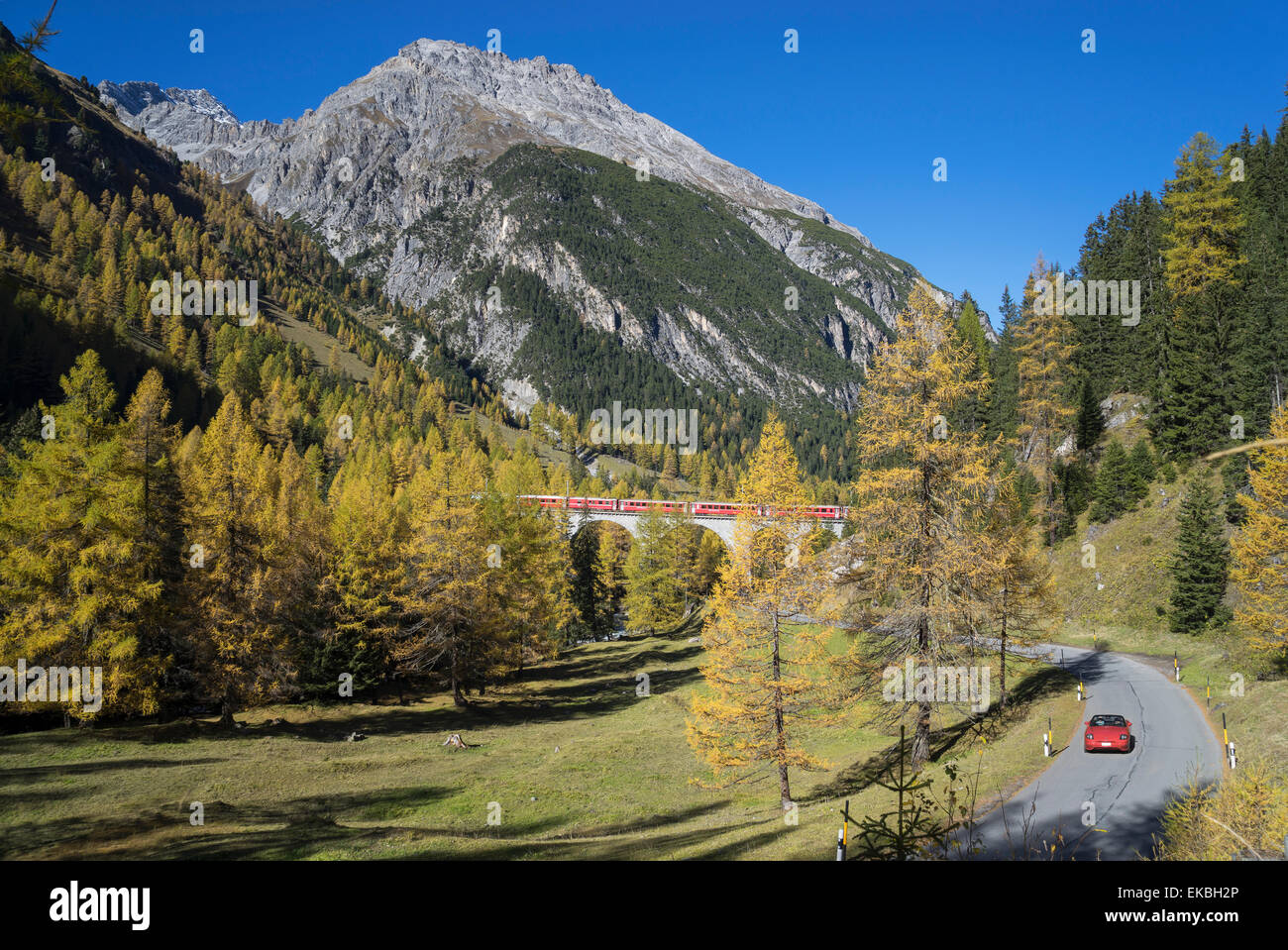 Strada di Albula Pass, Grigioni, alpi svizzere, Svizzera, Europa Foto Stock