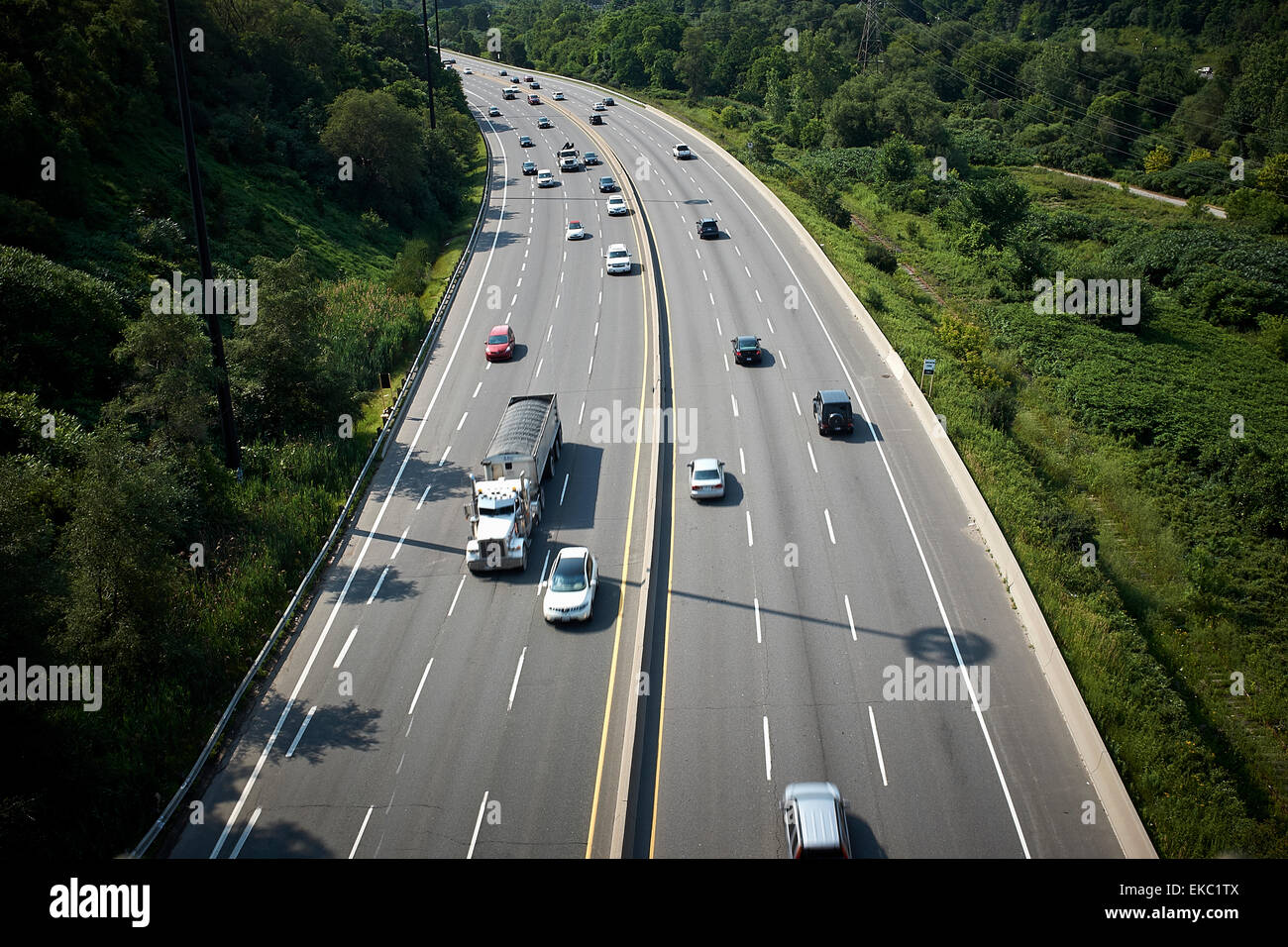 Il traffico su autostrada, Toronto, Ontario, Canada Foto Stock