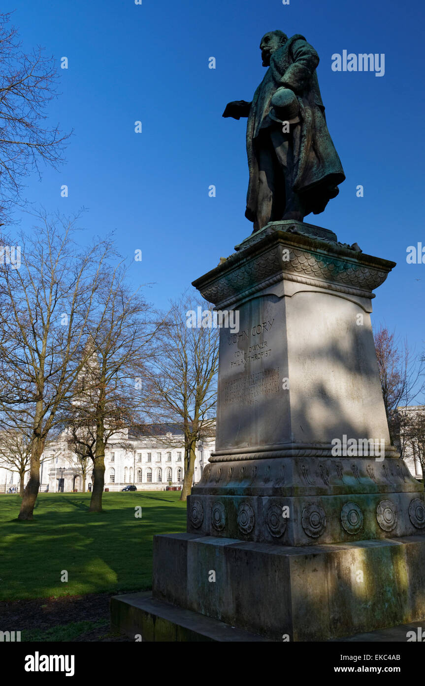 Statua di John Cory da Sir William Goscombe John, Carbone proprietario e filantropo, Gorsedd Gardens, Cathays Park, Cardiff, Galles. Foto Stock