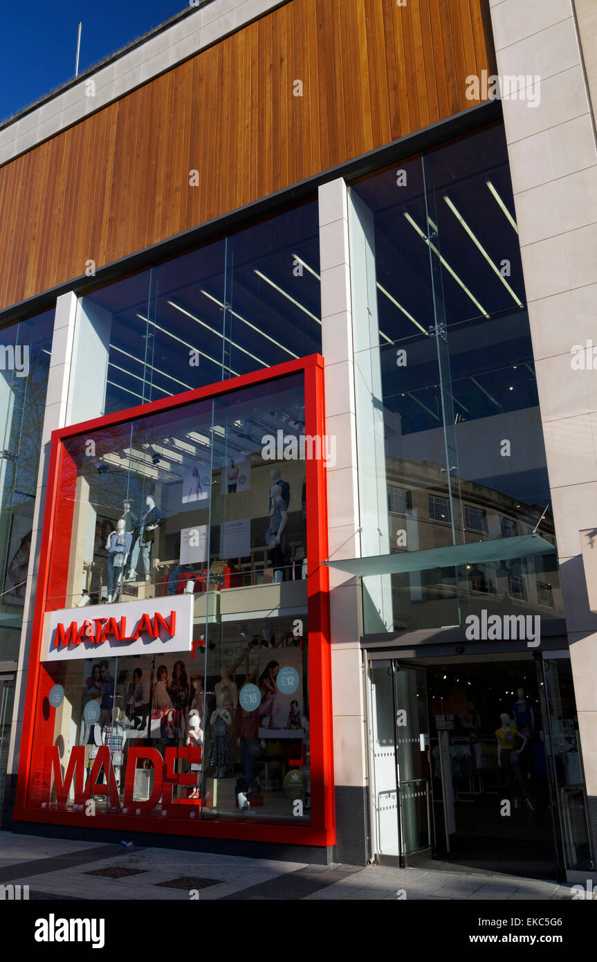 Matalan shop, Queen Street, Cardiff, Galles. Foto Stock