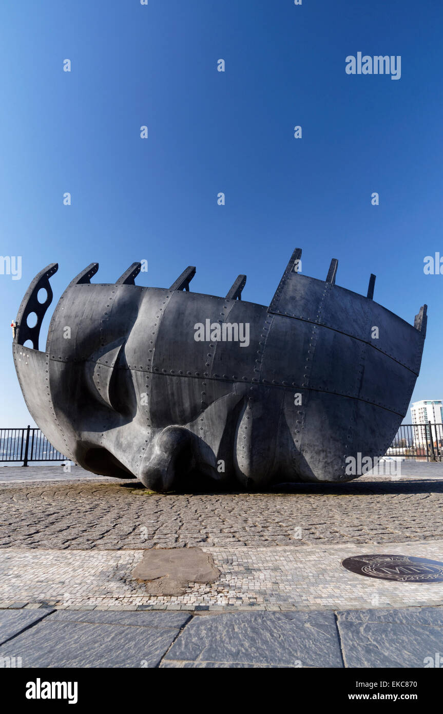 Il marittimo mercantile's War Memorial, la Baia di Cardiff, Cardiff, Galles del Sud. Foto Stock