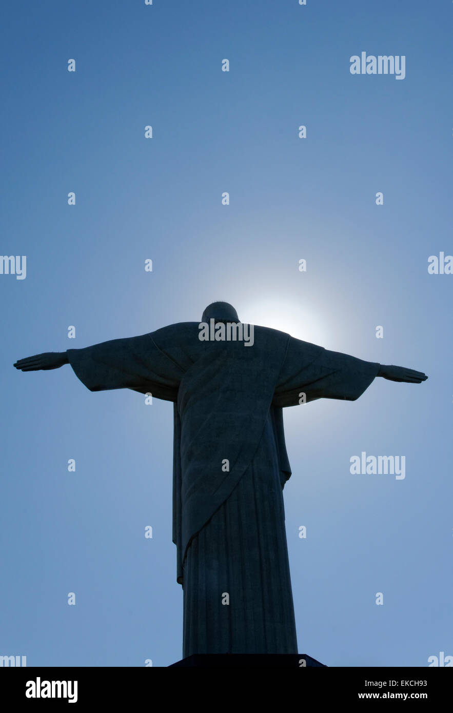 Il le braccia tese della statua del Cristo Redentore sulla cima del monte Corcovado. Rio de Janeiro, Brasile. Foto Stock